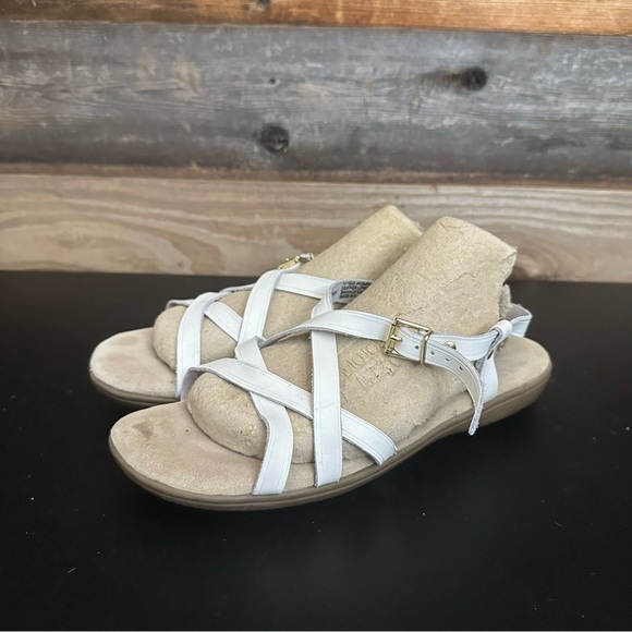 G.H. Bass & Co. Margie SunJuns White Strappy Sandal Women's Size 9.5 W Vintage - Picture 1 of 11